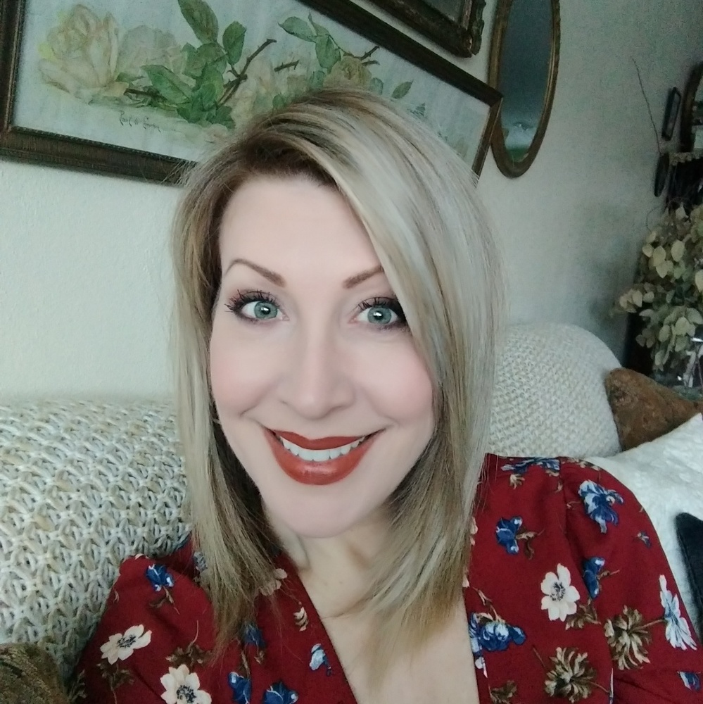 Meet your Posher, Julie